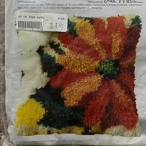 NEW VINTAGE W/TAG=1978 Columbia-Minerva Latch-a-Pillow Kit 16” x 16”